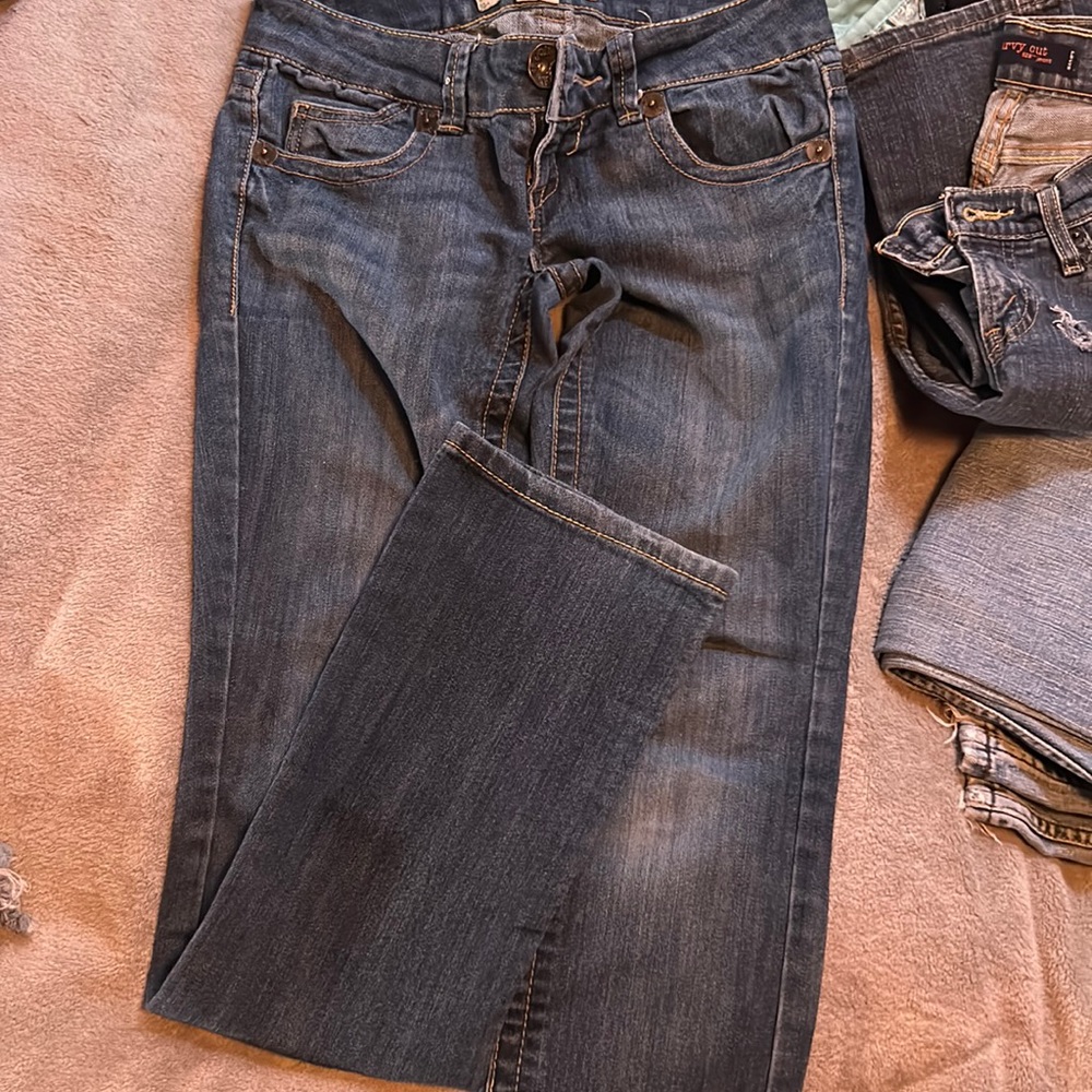 Straight jolt jeans